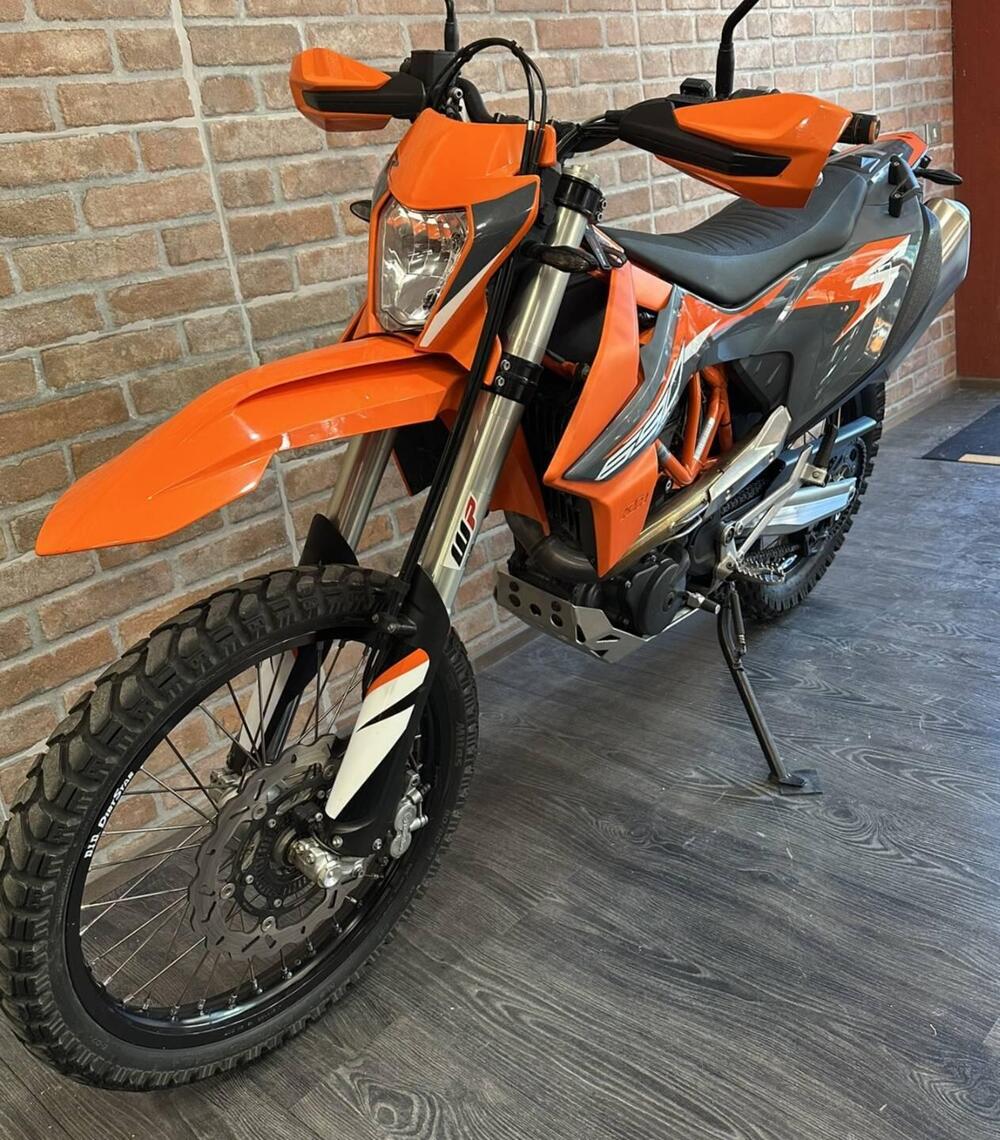 KTM 690 Enduro R (2021) (16)