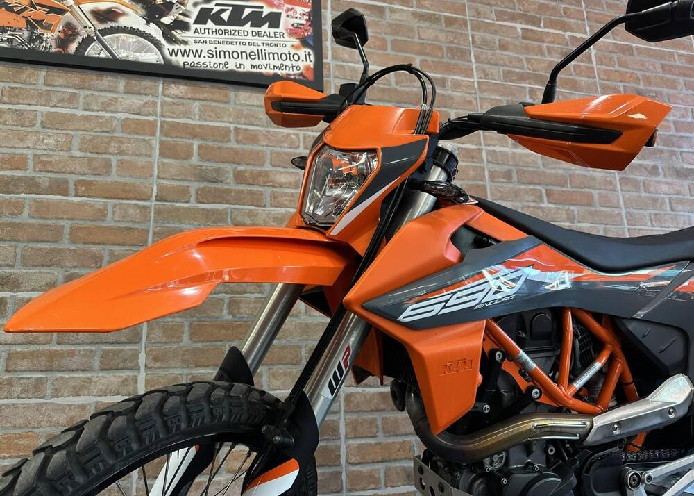 KTM 690 Enduro R (2021) (10)
