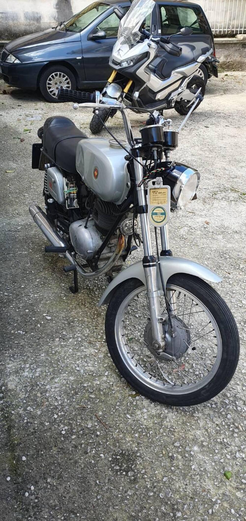 Gilera 124 5v (6)