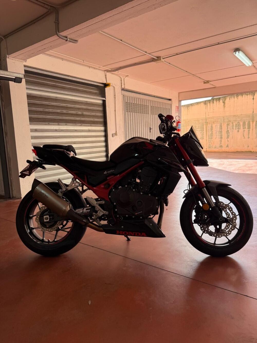 Honda CB 750 Hornet (2023 - 24) (4)