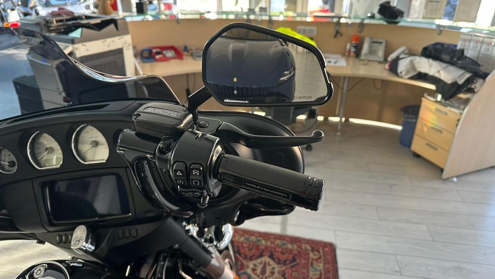 Harley-Davidson 107 Street Glide (2017 - 19) - FLHX (11)