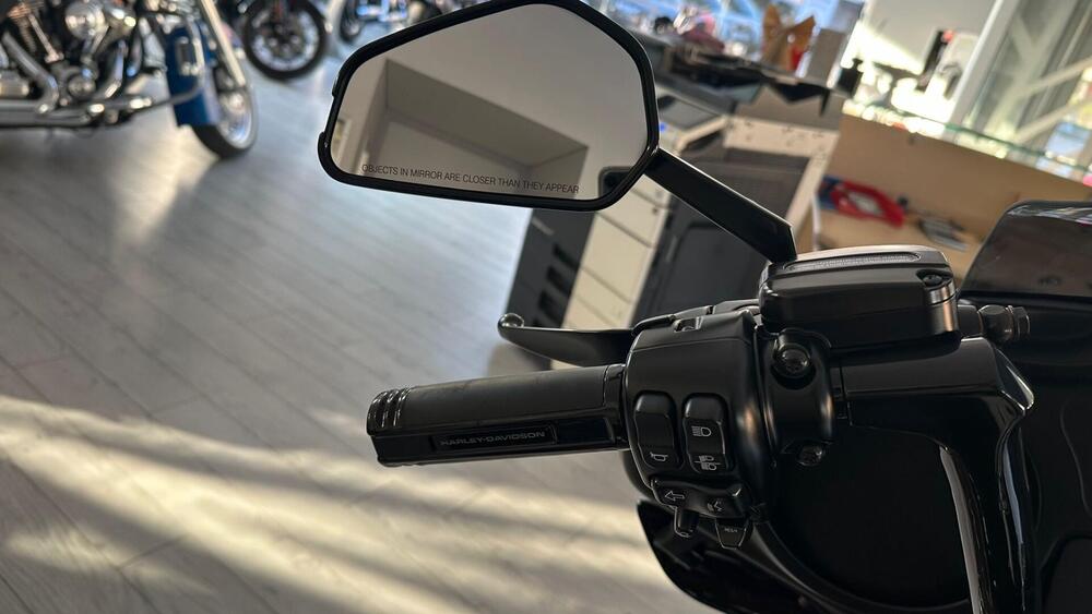 Harley-Davidson 107 Street Glide (2017 - 19) - FLHX (10)