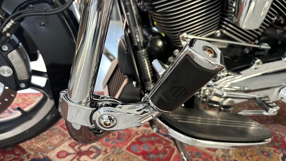 Harley-Davidson 107 Street Glide (2017 - 19) - FLHX (16)