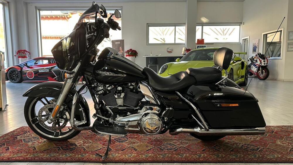 Harley-Davidson 107 Street Glide (2017 - 19) - FLHX (3)