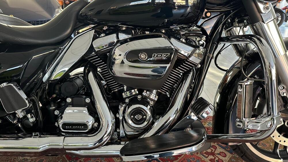 Harley-Davidson 107 Street Glide (2017 - 19) - FLHX (6)