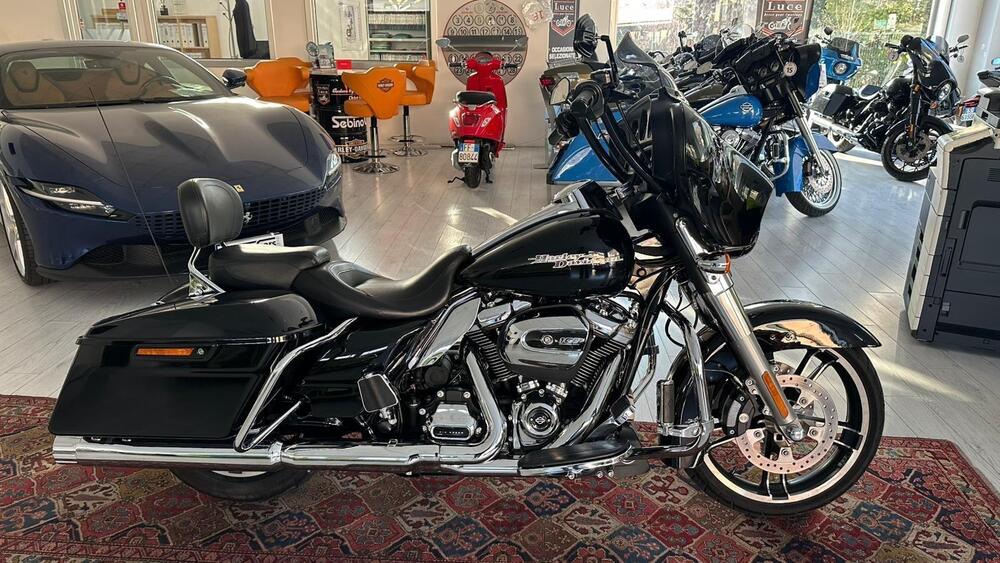 Harley-Davidson 107 Street Glide (2017 - 19) - FLHX (2)