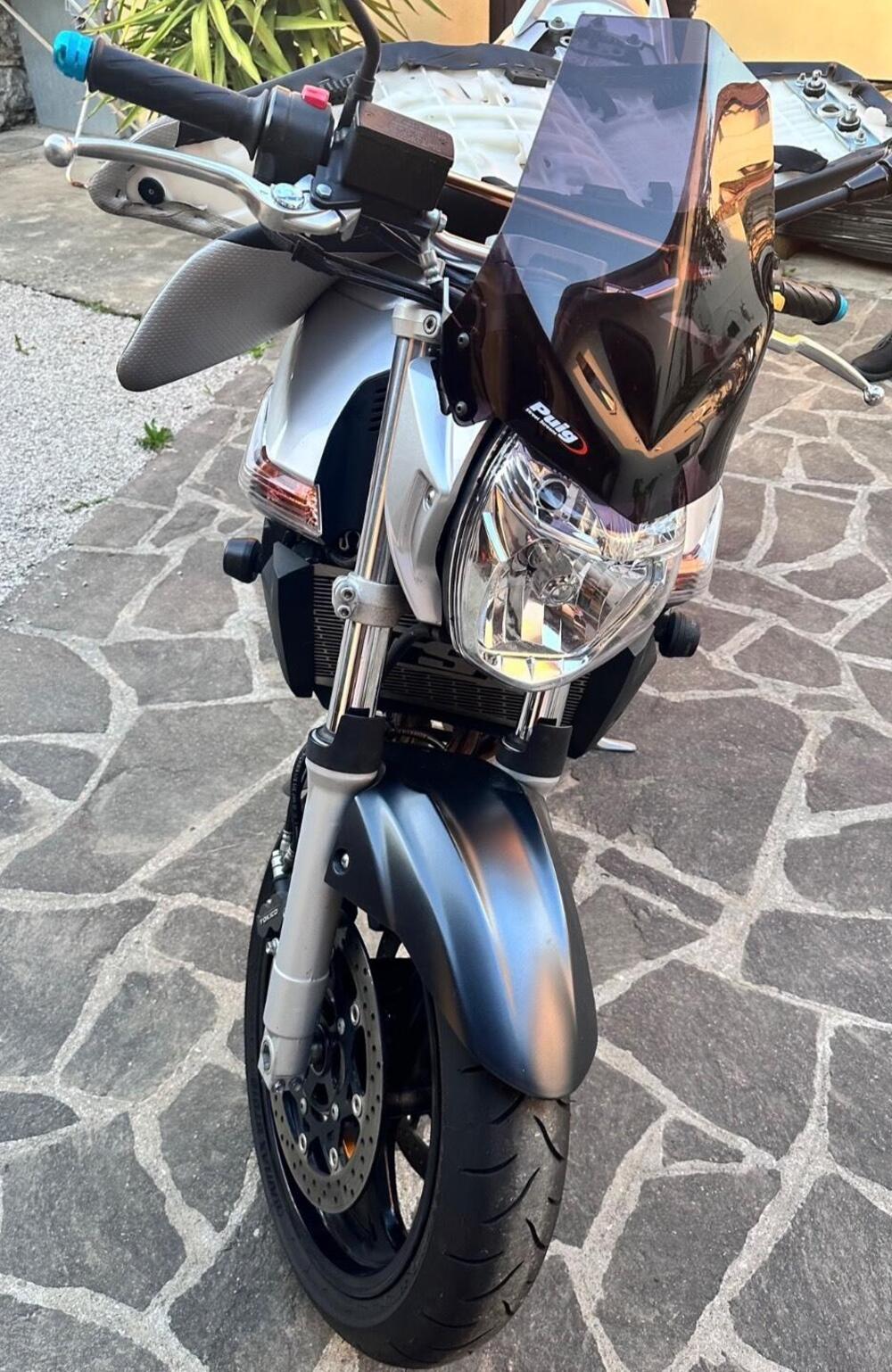 Suzuki GSR 600 (2006 - 11) (3)