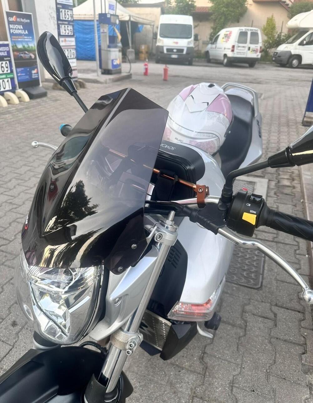 Suzuki GSR 600 (2006 - 11) (4)