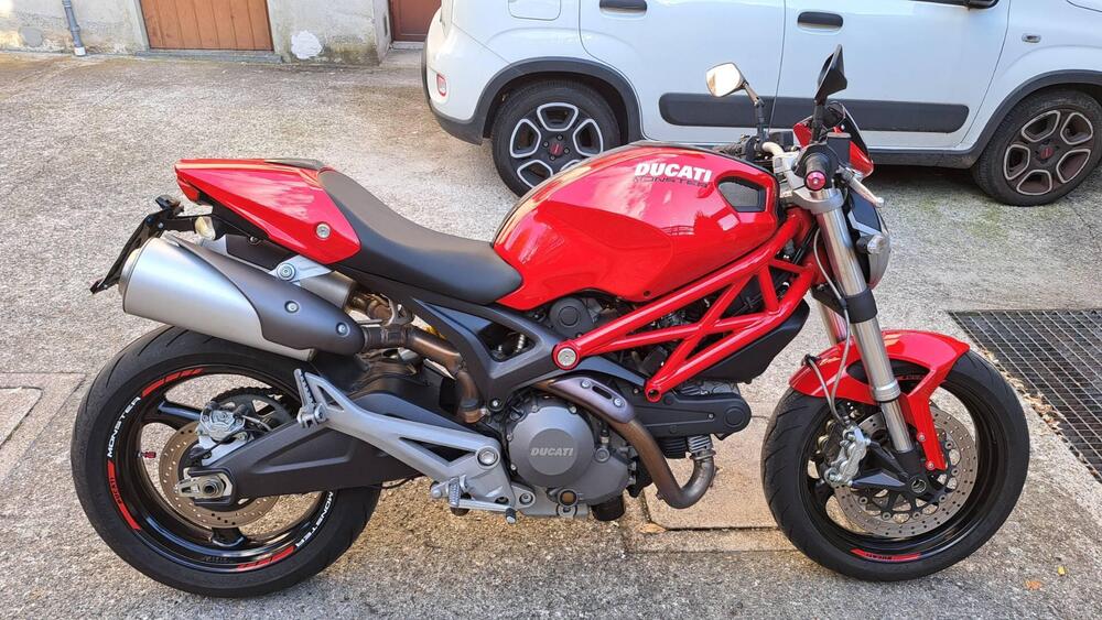 Ducati Monster 696 Plus (2007 - 14) (2)
