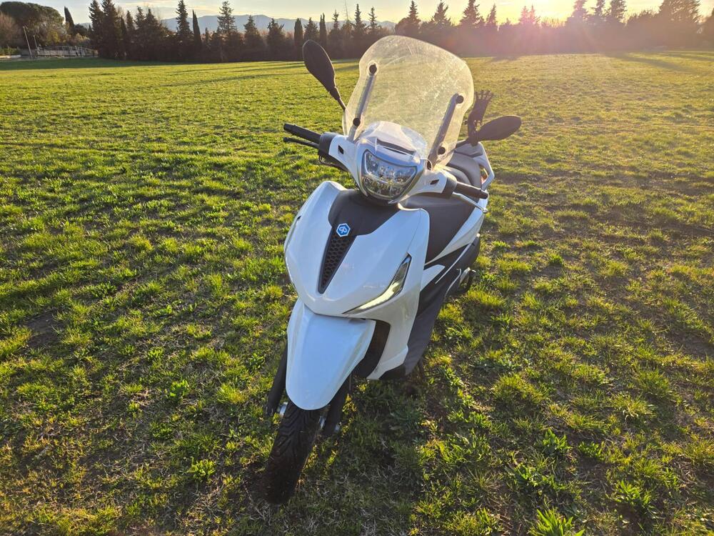 Piaggio Beverly 300 Hpe (2021)