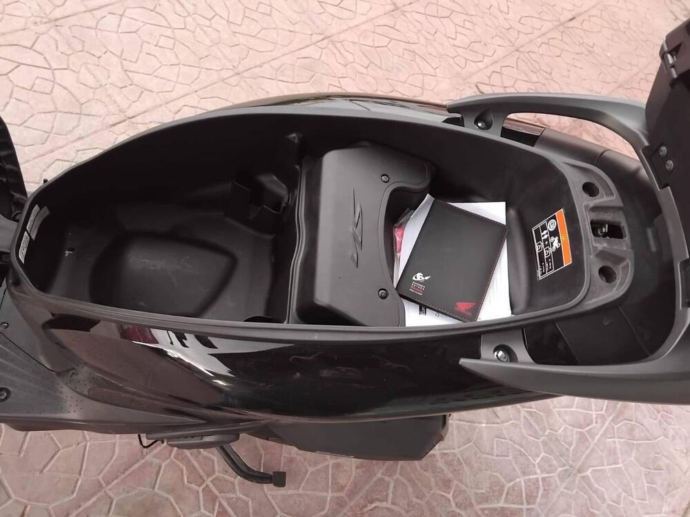 Honda SH 150i Sport (2024 - 25) (9)