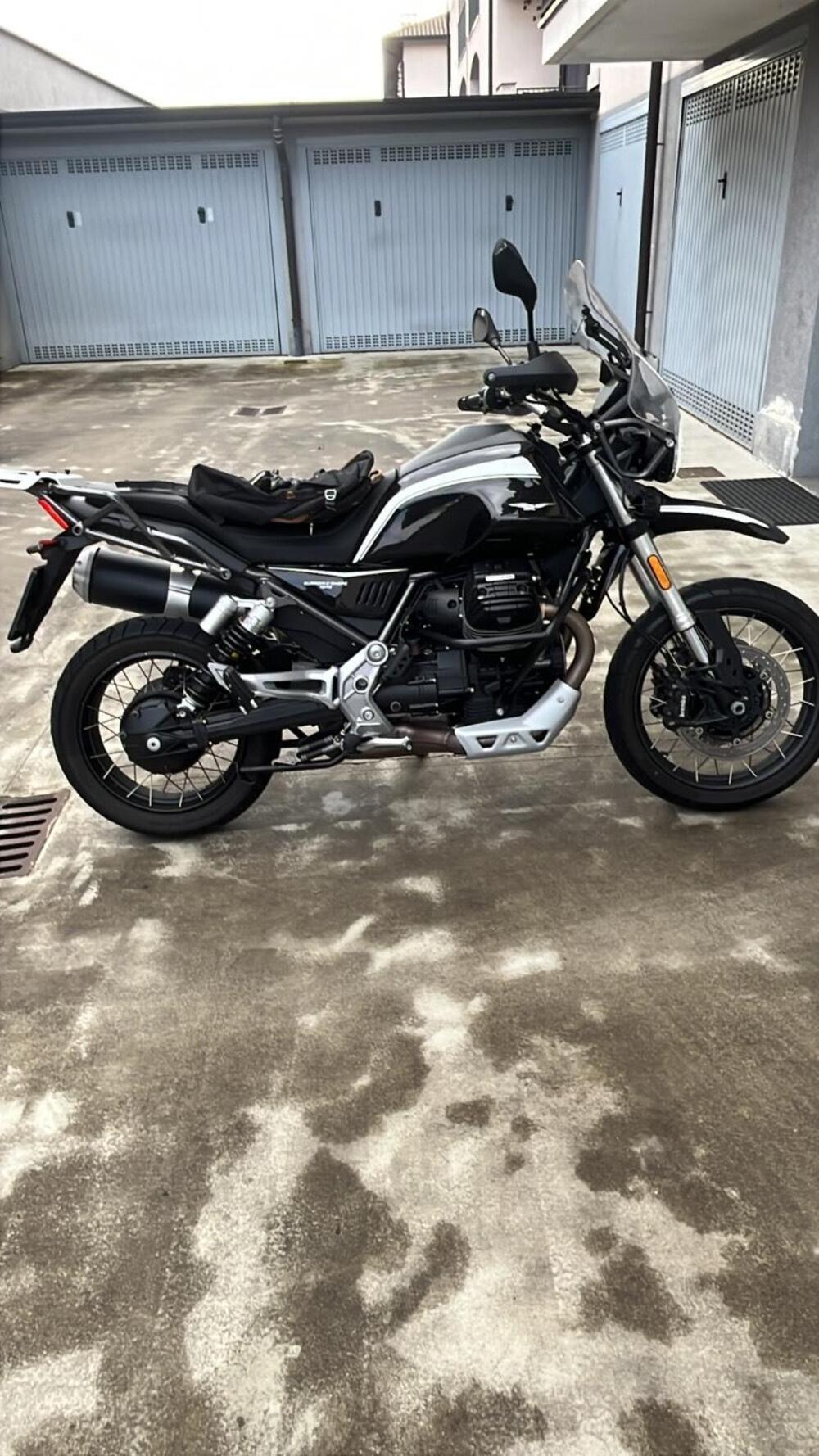 Moto Guzzi V85 TT Guardia d'Onore (2022 - 23)