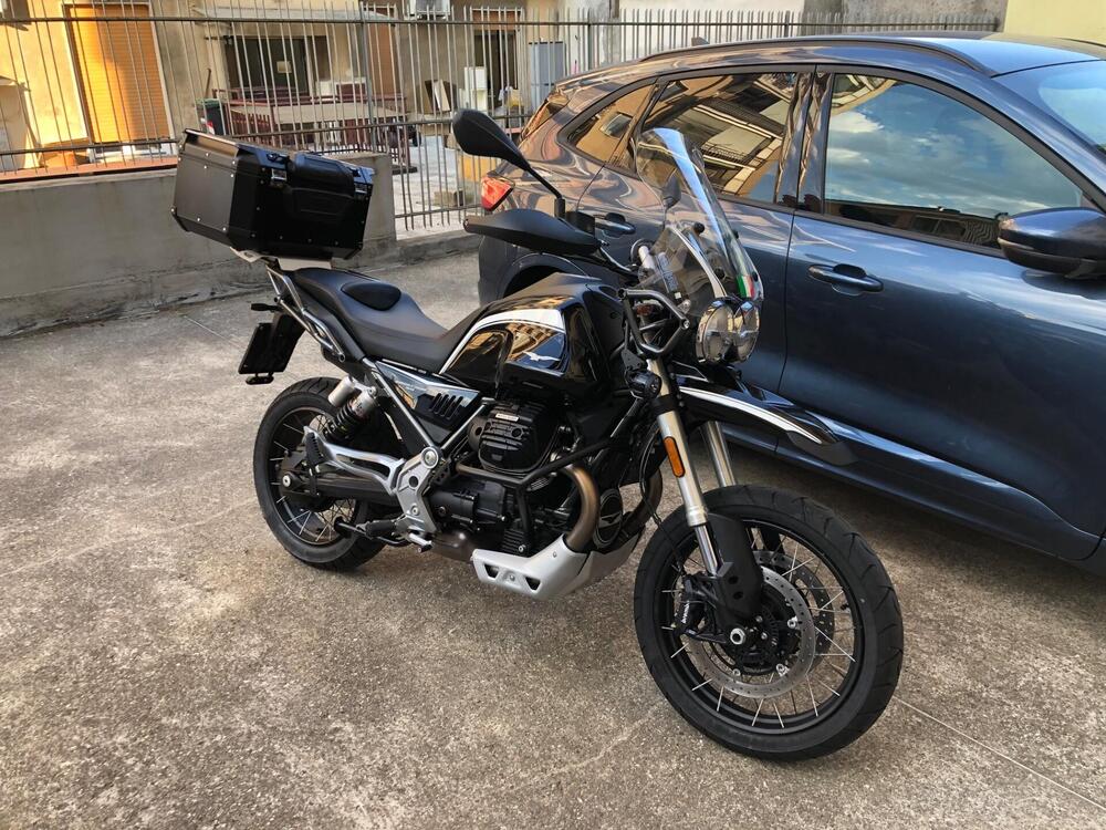 Moto Guzzi V85 TT Guardia d'Onore (2022 - 23) (4)