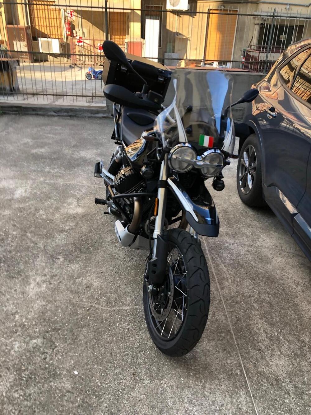 Moto Guzzi V85 TT Guardia d'Onore (2022 - 23) (5)