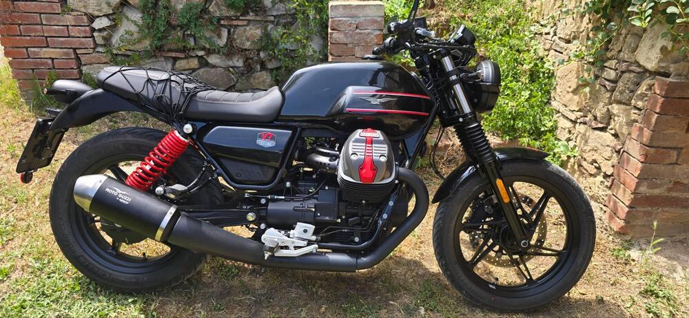 Moto Guzzi V7 Stone Special Edition (2022 - 25)