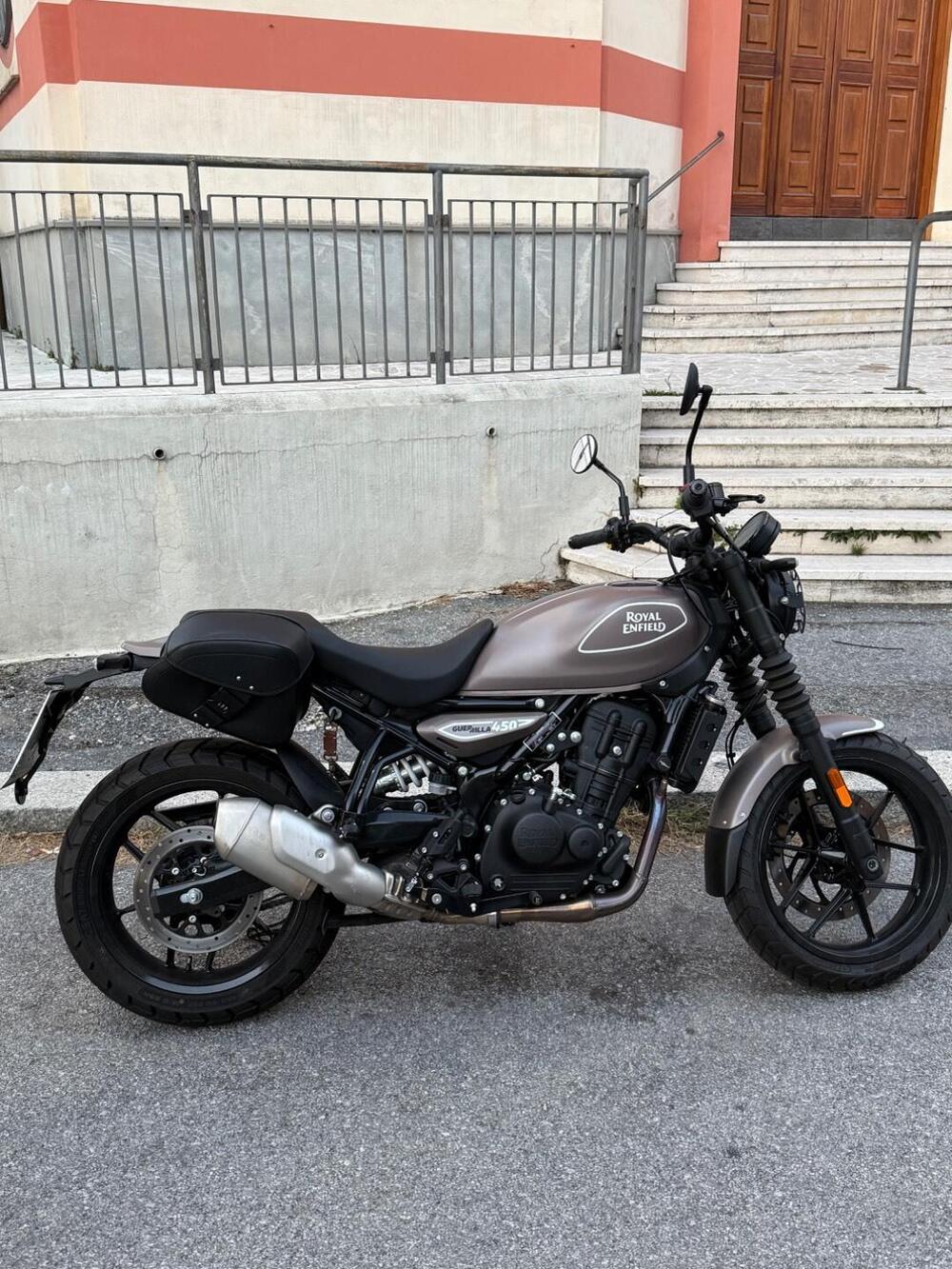 Royal Enfield Guerrilla 450 (2024 - 26) (2)