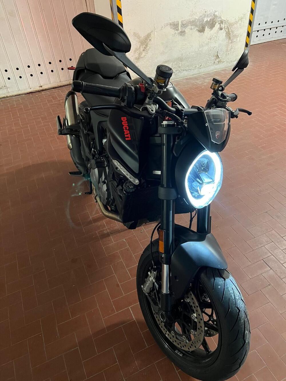 Ducati Monster 937 + (2021 - 25) (4)