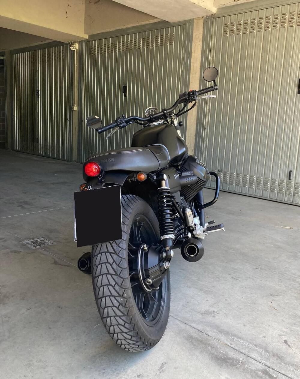 Moto Guzzi V7 III Stone (2017 - 20) (4)