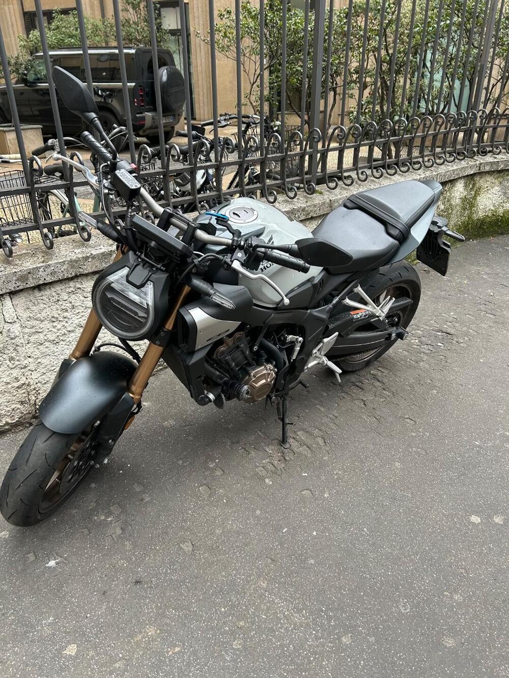 Honda CB 650 R E-Clutch (2024 - 26) (4)