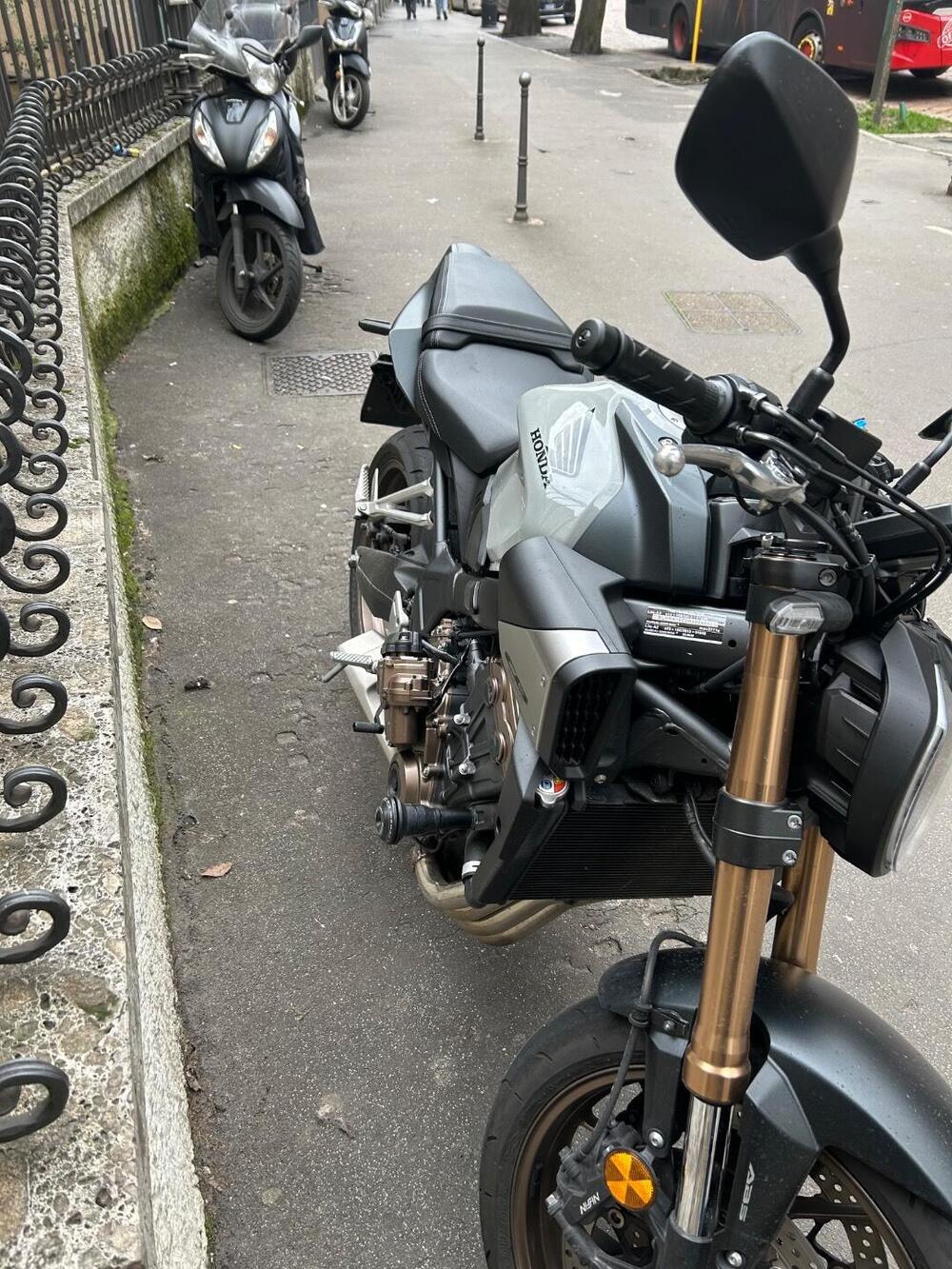 Honda CB 650 R E-Clutch (2024 - 26) (5)