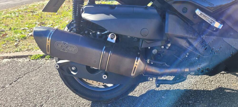 Yamaha X-Max 400 Iron Max ABS (2016) (8)