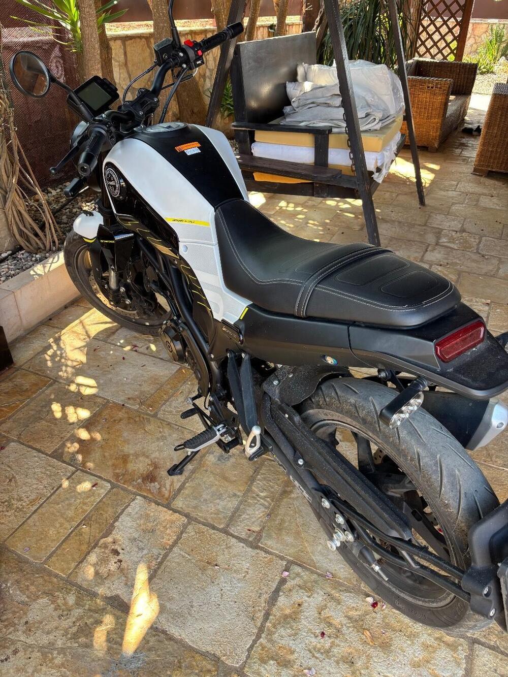 Benelli Leoncino 125 (2022 - 25) (2)