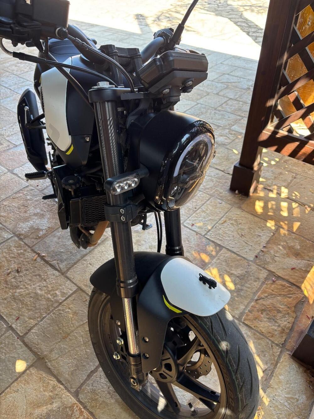 Benelli Leoncino 125 (2022 - 25) (5)