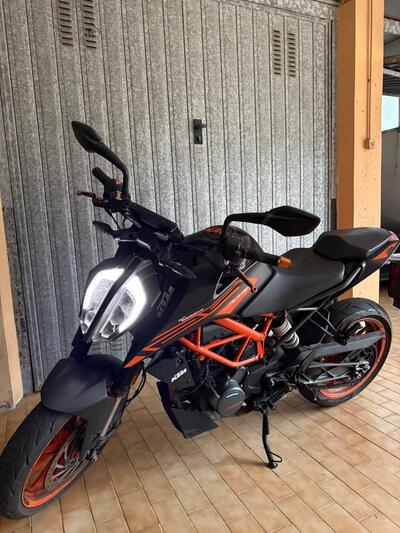 KTM 125 Duke (2021 - 23) usata