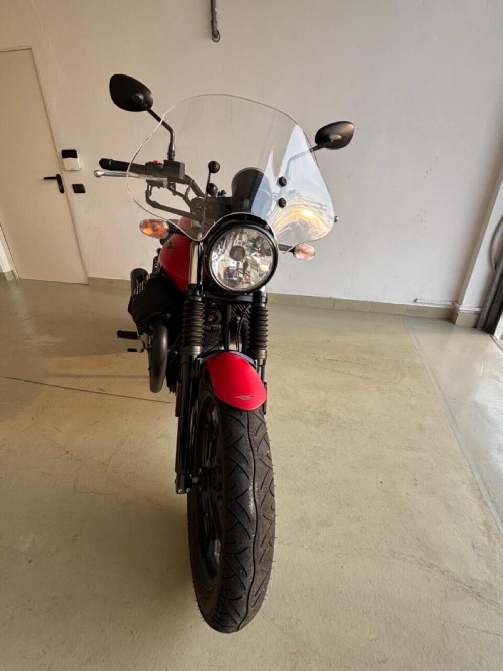 Moto Guzzi V7 III Stone (2017 - 20) (3)