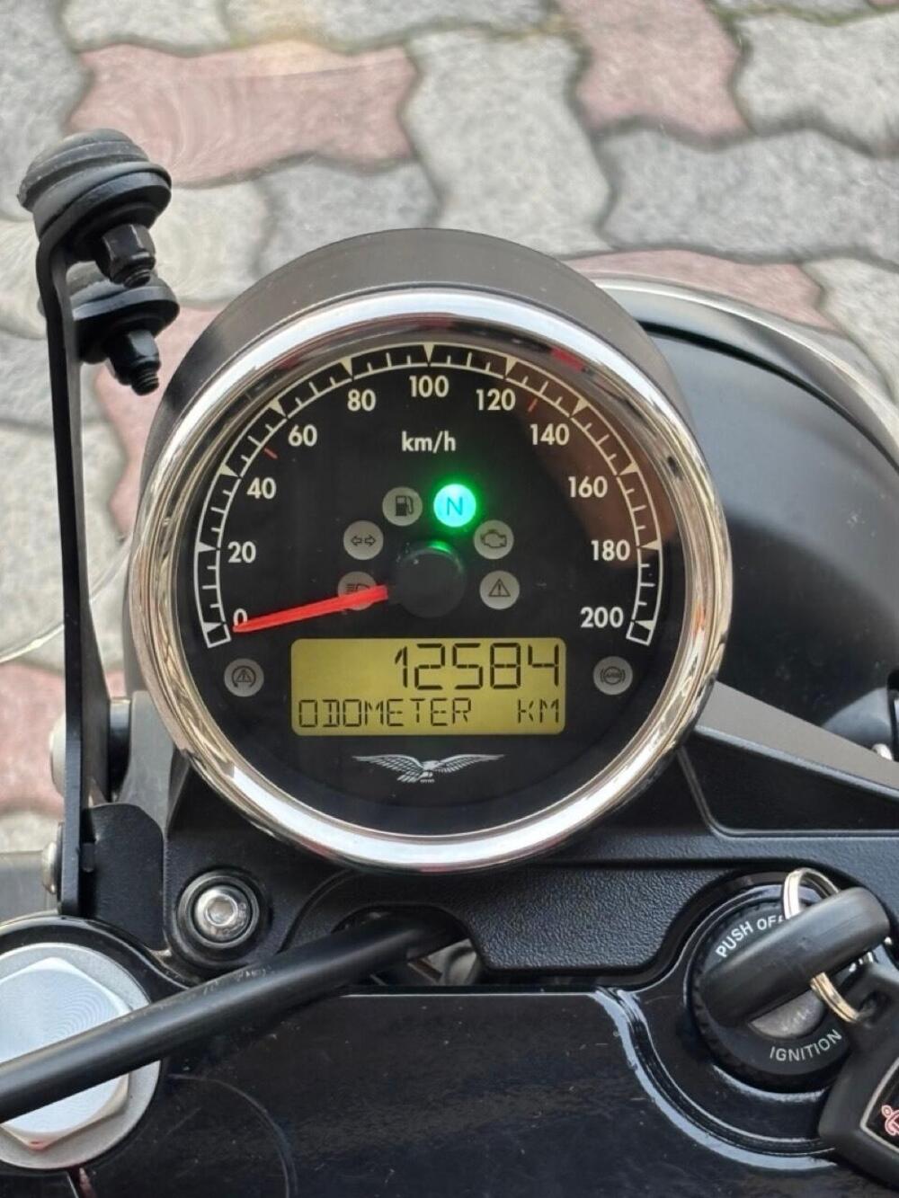 Moto Guzzi V7 III Stone (2017 - 20) (12)