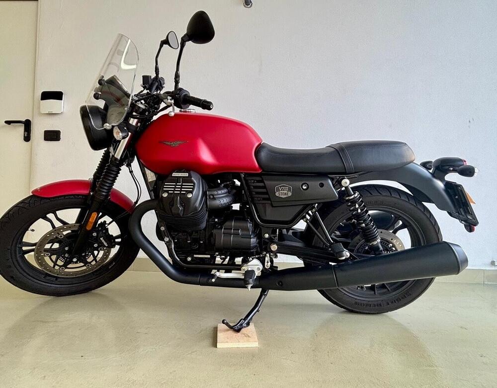 Moto Guzzi V7 III Stone (2017 - 20) (10)