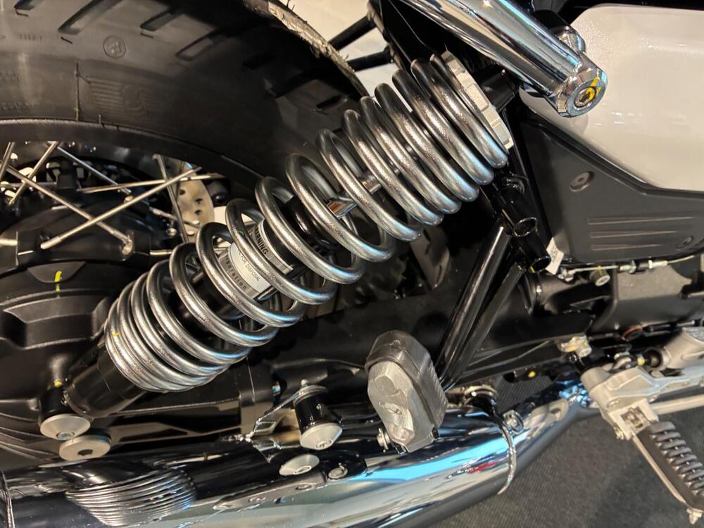 Moto Guzzi V7 Special (2025 - 26) (6)