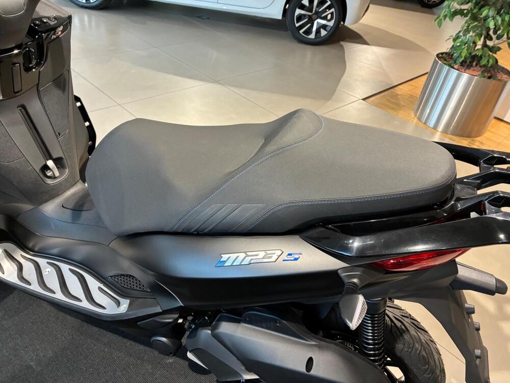 Piaggio MP3 310 Sport (2025 - 26) (4)