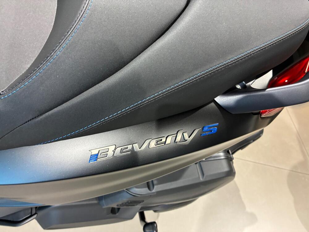Piaggio Beverly 400 S (2025 - 26) (5)