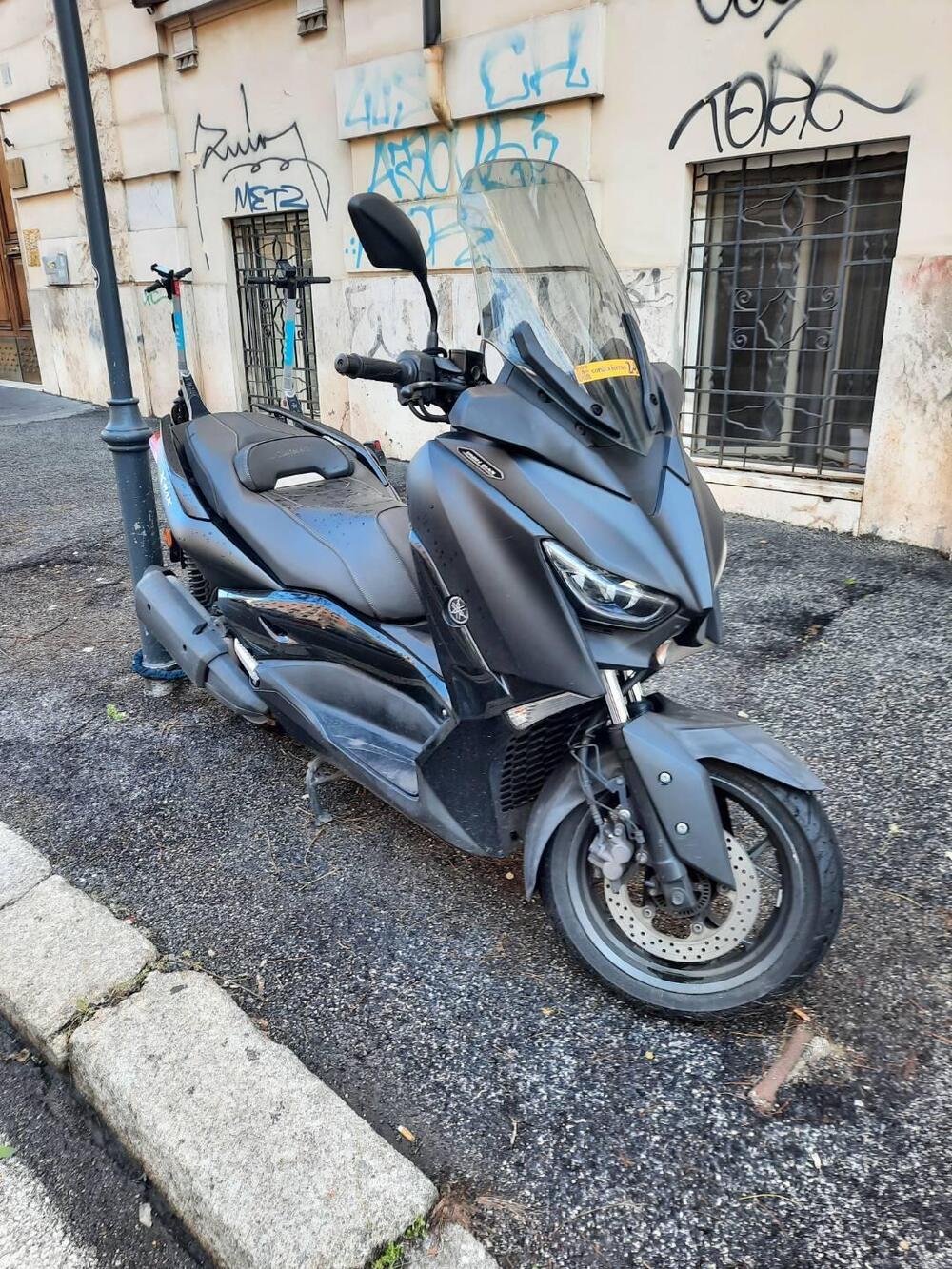 Yamaha X-Max 300 Iron Max (2019 - 20) (5)