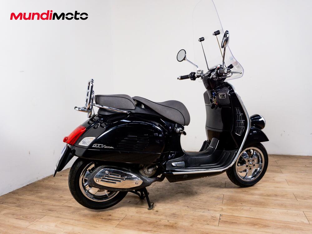 Vespa GTV 300 Via Montenapoleone ABS (2010 - 16) (3)