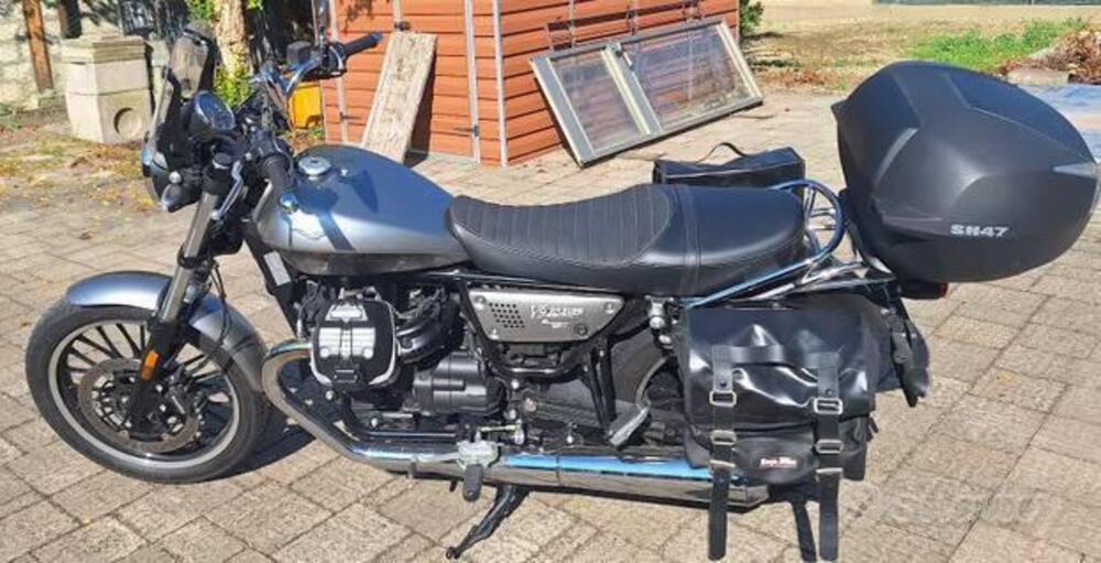 Moto Guzzi V9 Roamer (2021 - 24) (2)