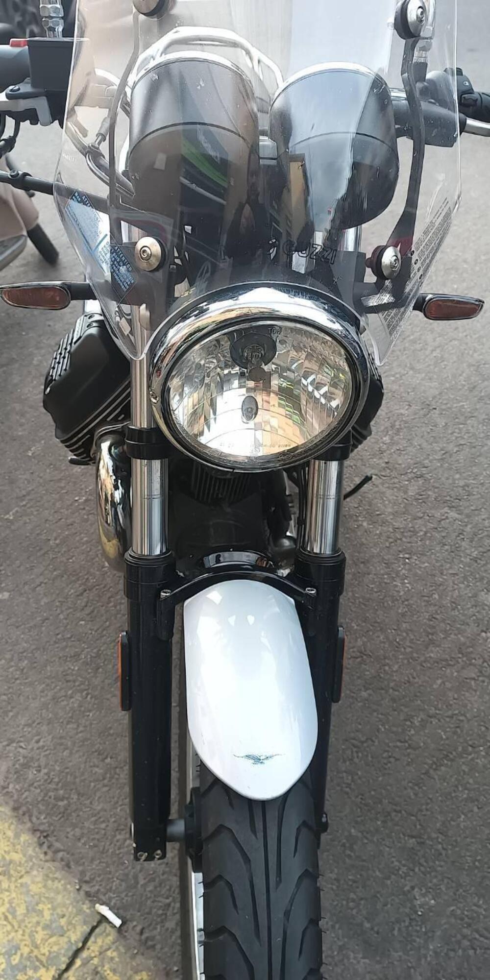 Moto Guzzi V7 Special (2021 - 24) (8)