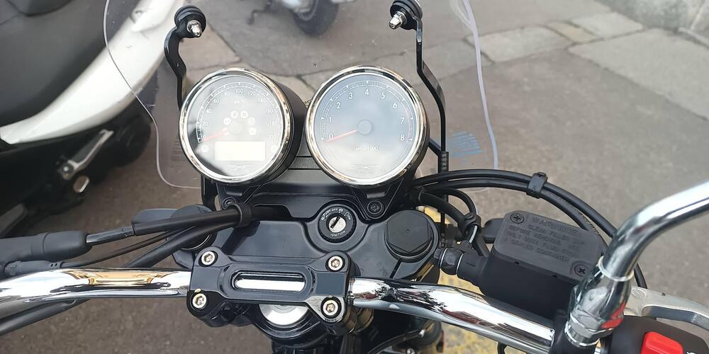 Moto Guzzi V7 Special (2021 - 24) (9)