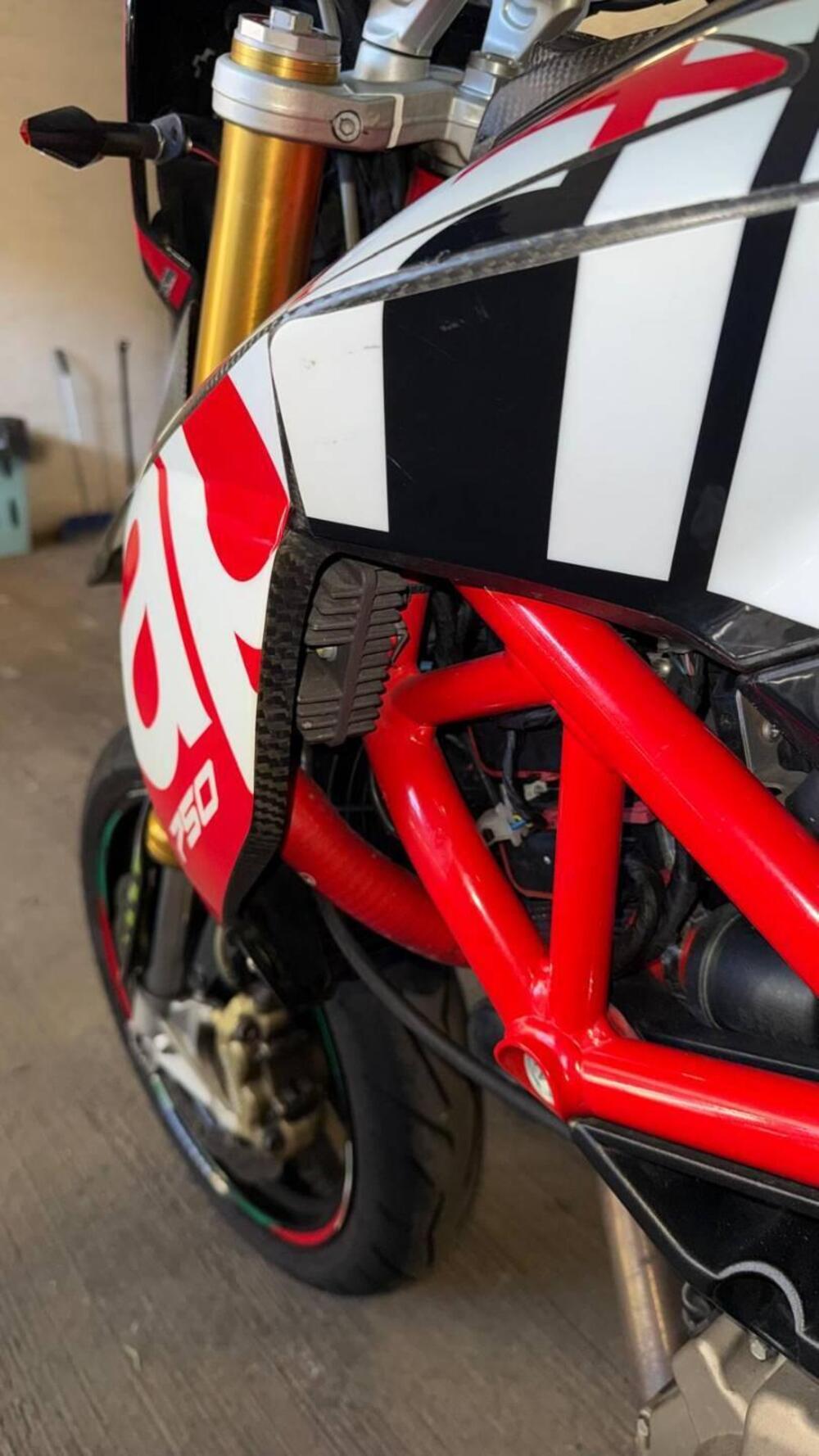 Aprilia Dorsoduro 750 Factory (2010 - 13) (9)