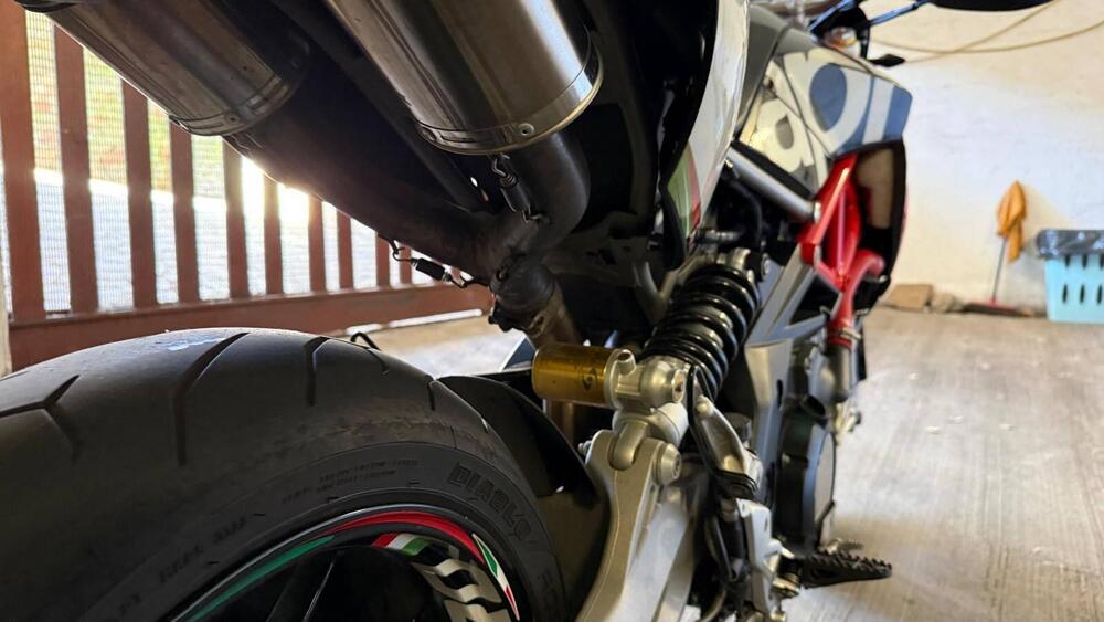 Aprilia Dorsoduro 750 Factory (2010 - 13) (12)