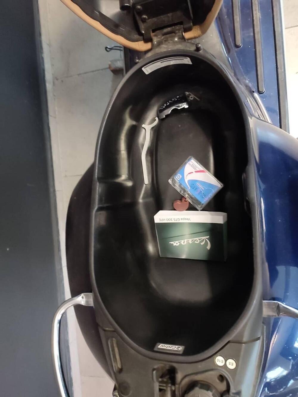 Vespa GTS 300 Hpe (2019) (5)