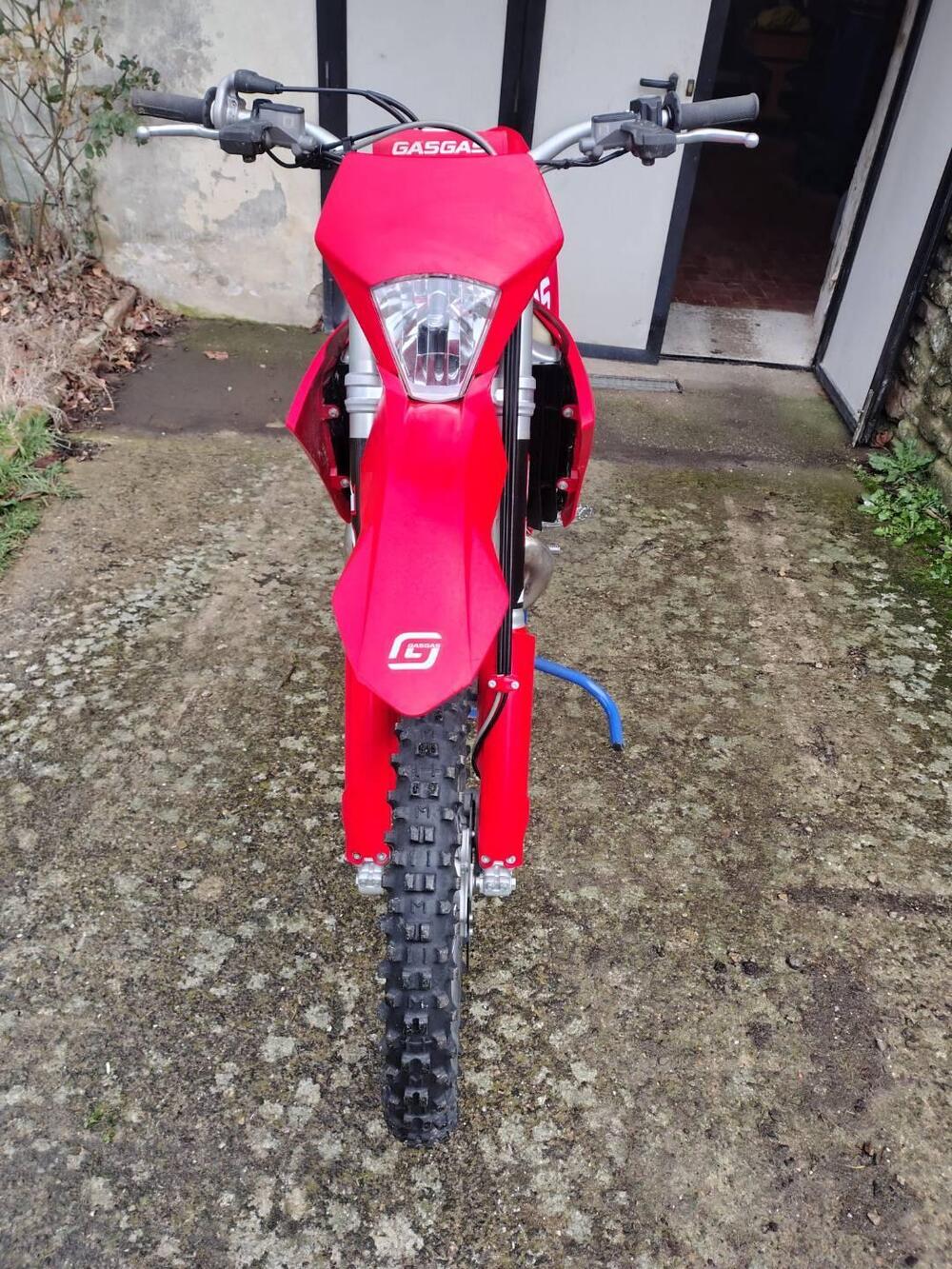 GASGAS EC 300 (2024) (2)