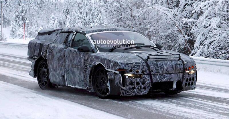 Ferrari Luce, il prototipo torna sulla neve: potrebbe avere le &ldquo;Suicide doors&rdquo;, nuovi indizi dalla Svezia