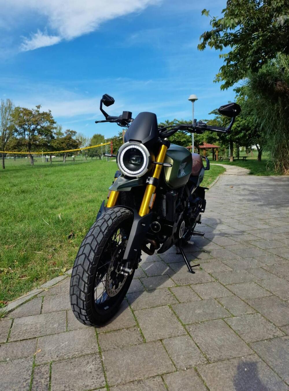 Moto Morini SEIEMMEZZO SCR (2022 - 26) (4)