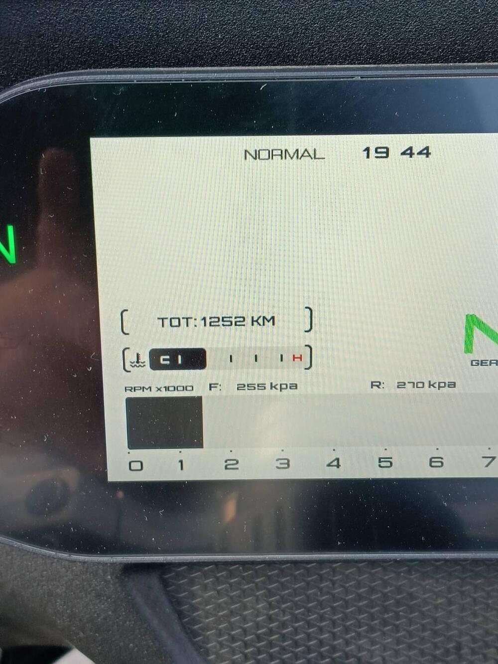 QJ Motor SRK 800 RR (2024) (8)