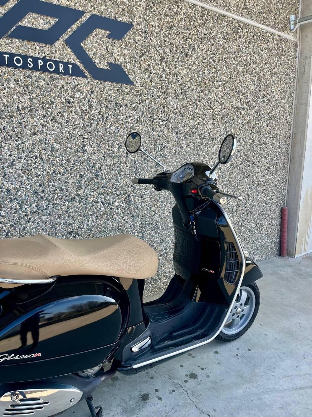 Vespa GTS 250 i.e. (5)