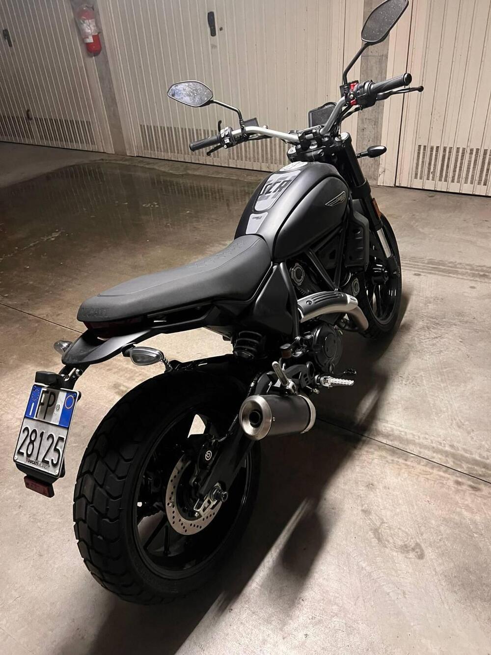 Ducati Scrambler 800 Icon Dark (2025 - 26) (3)