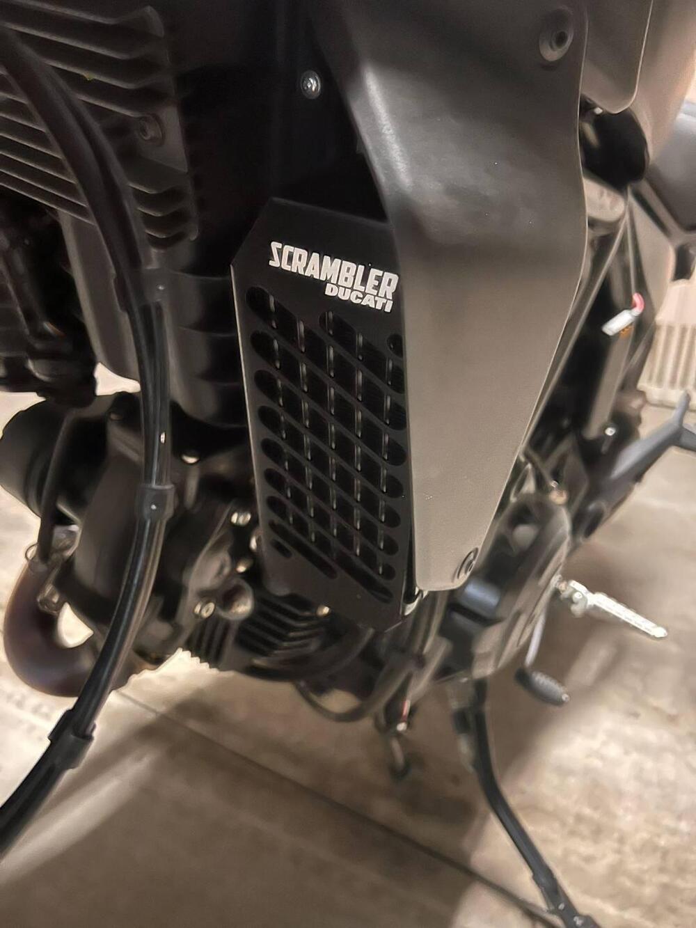 Ducati Scrambler 800 Icon Dark (2025 - 26) (5)