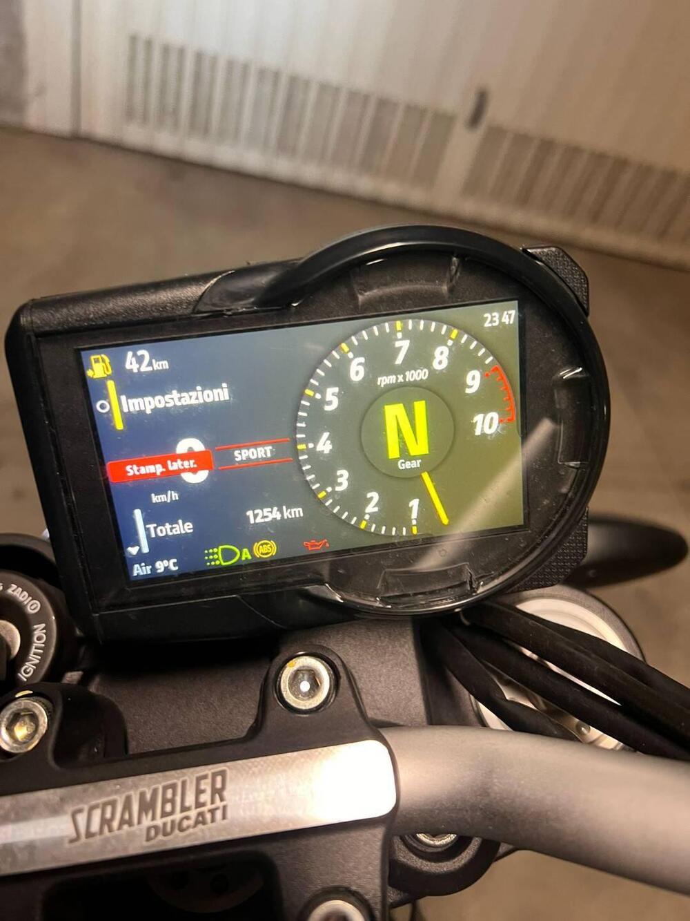 Ducati Scrambler 800 Icon Dark (2025 - 26) (6)